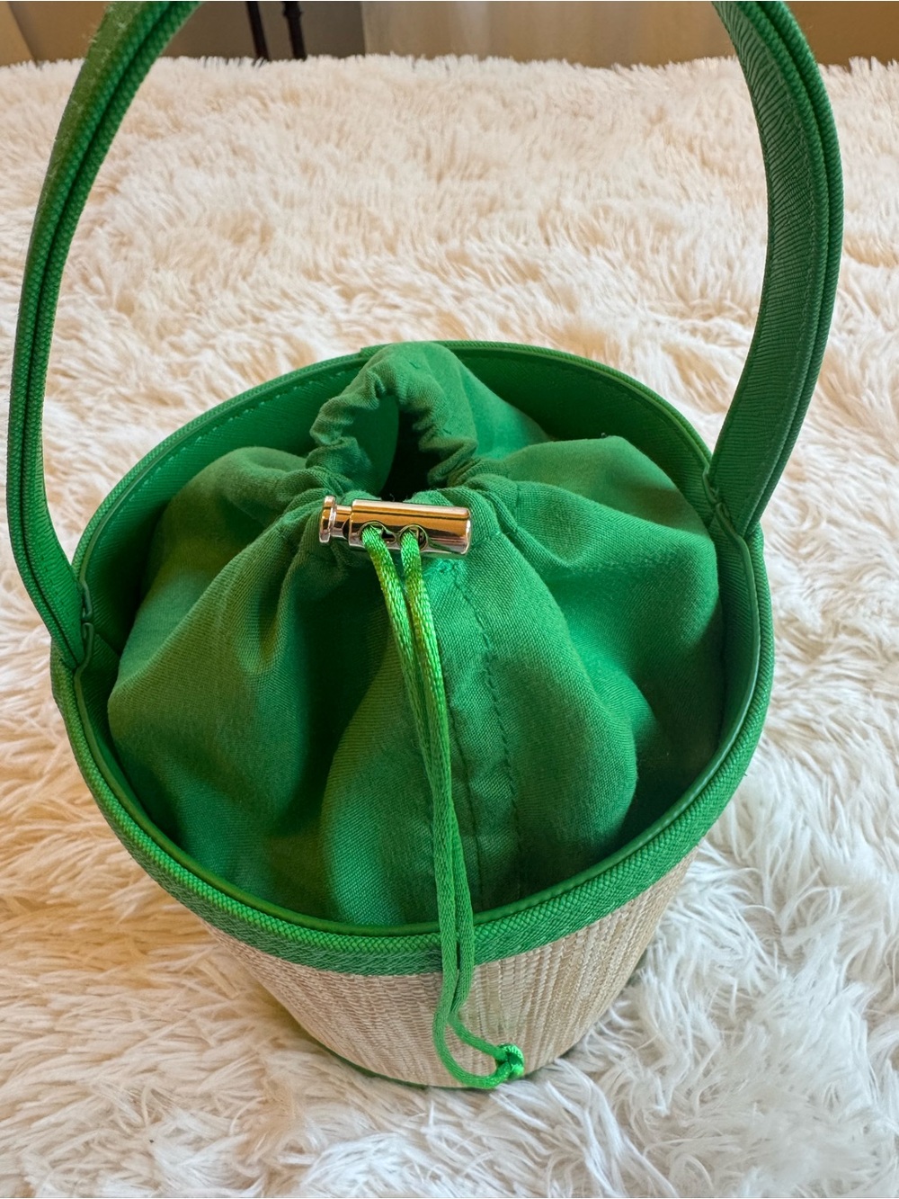 Green Trim Straw Mini Bucket Bag with Drawstring - Picture 4 of 5